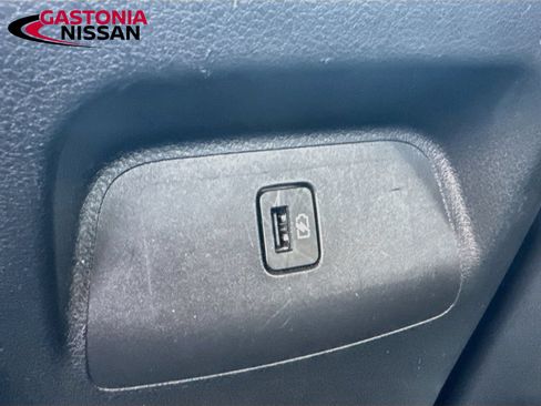 Used 2024 Nissan Sentra SV FWD image 31