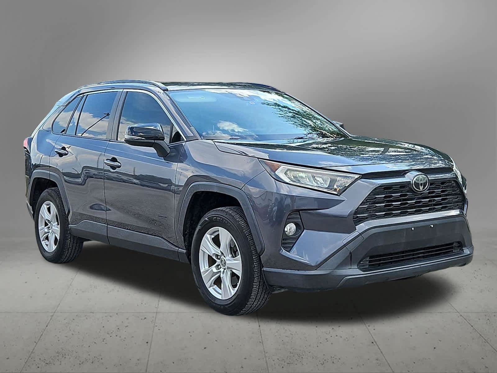 Used 2019 Toyota RAV4 XLE w/ Convenience Package FWD image 8