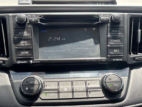 Used 2017 Toyota RAV4 XLE FWD image 14