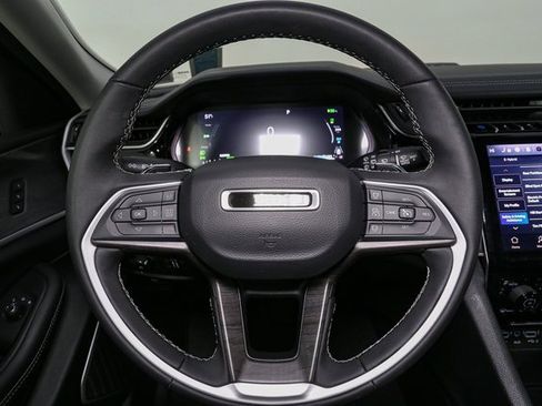 Used 2022 Jeep Grand Cherokee Limited 4xe image 35