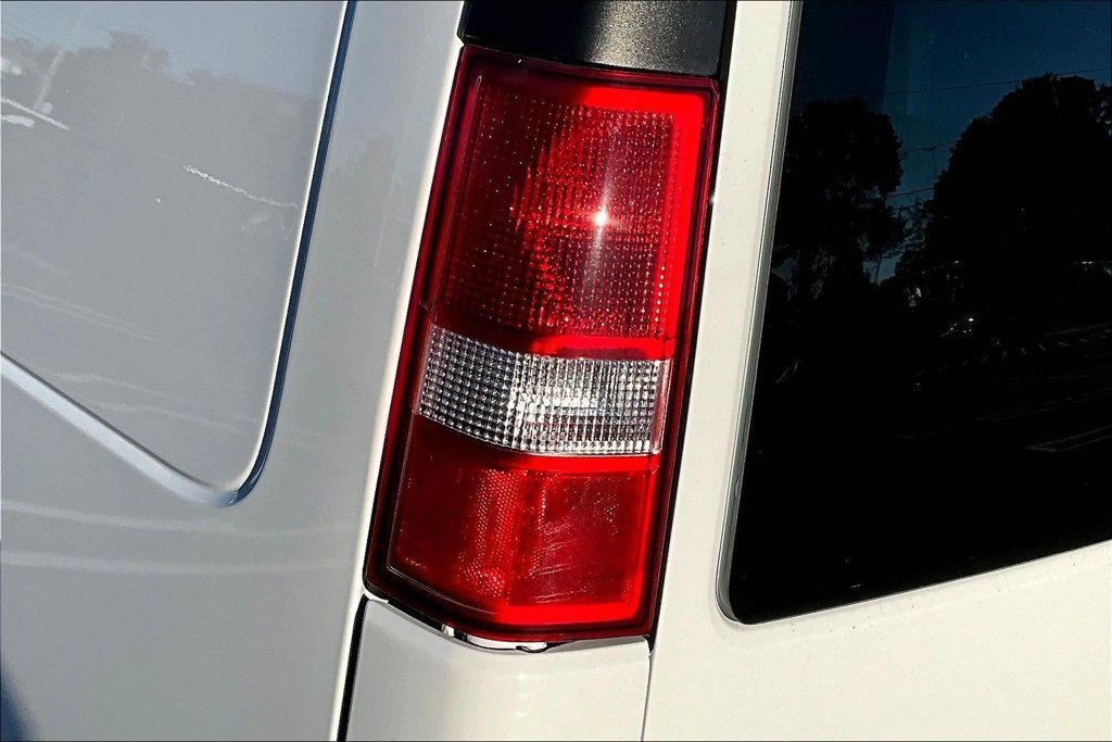 Used 2025 GMC Savana 2500 w/ Driver Convenience Package RWD image 19