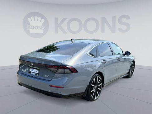 Used 2024 Honda Accord Touring image 11