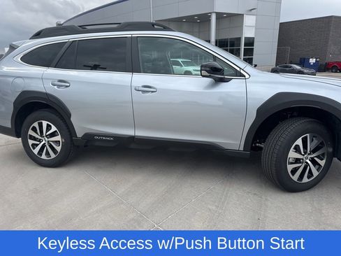 Used 2025 Subaru Outback Premium image 6
