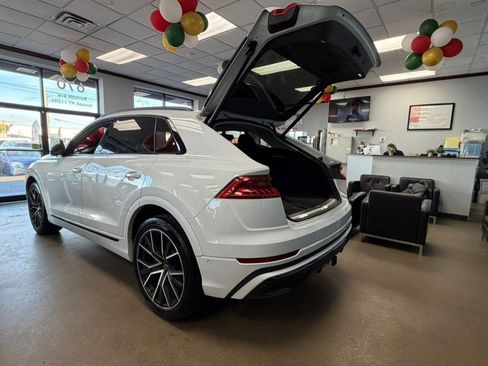 Used 2020 Audi Q8 Prestige w/ Prestige Package image 17