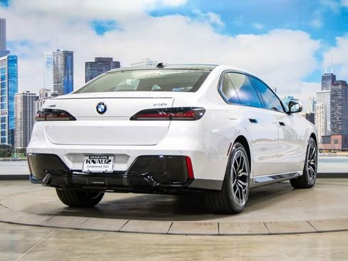 New 2026 BMW 740i xDrive image 8