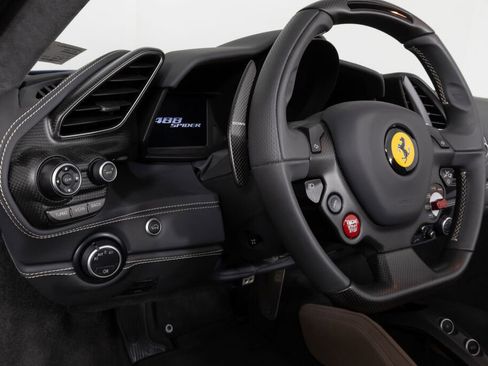 Used 2018 Ferrari 488 Spider image 31