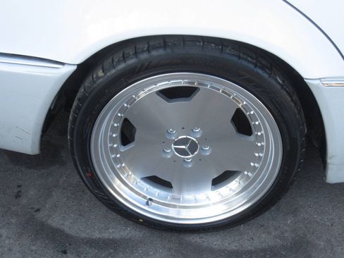 Used 1992 Mercedes-Benz 300 SE image 5
