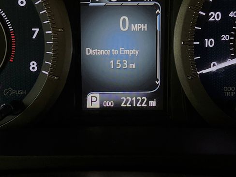 Used 2019 Toyota Sienna XLE w/ XLE Navigation Package FWD image 8