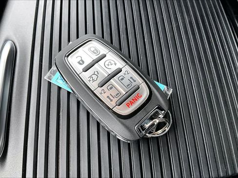 New 2026 Chrysler Pacifica Limited image 20