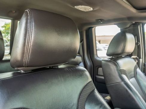 Used 2010 Ford F150 Raptor image 32