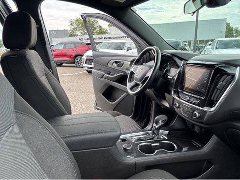 Used 2022 Chevrolet Traverse LT w/ LPO, Floor Liner Package AWD/4WD image 16