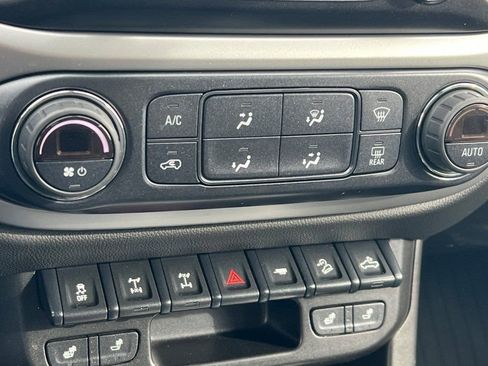 Used 2020 Chevrolet Colorado ZR2 w/ Colorado ZR2 Bison Edition image 17