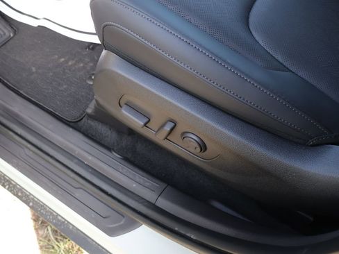 New 2026 Kia Carnival EX image 18