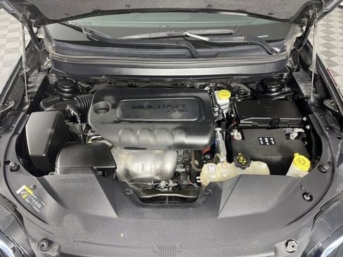 Used 2021 Jeep Cherokee Latitude Plus image 33