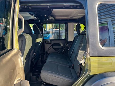 Used 2024 Jeep Wrangler Unlimited AWD/4WD image 23