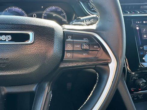 Used 2024 Jeep Grand Cherokee Altitude image 20