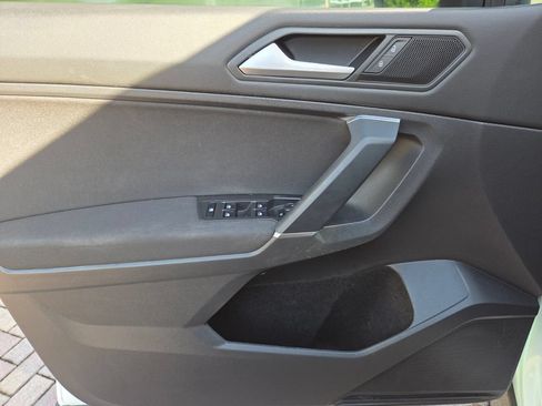 Used 2020 Volkswagen Tiguan S FWD image 27
