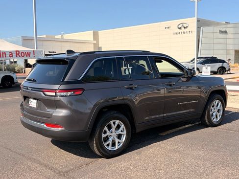 Used 2023 Jeep Grand Cherokee Limited AWD/4WD image 8