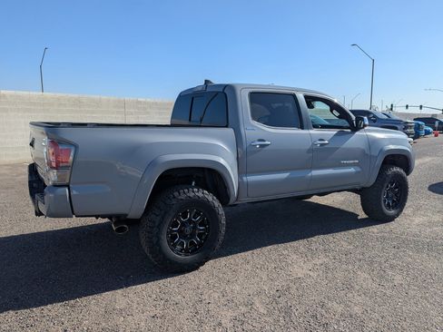 Used 2018 Toyota Tacoma Limited image 4