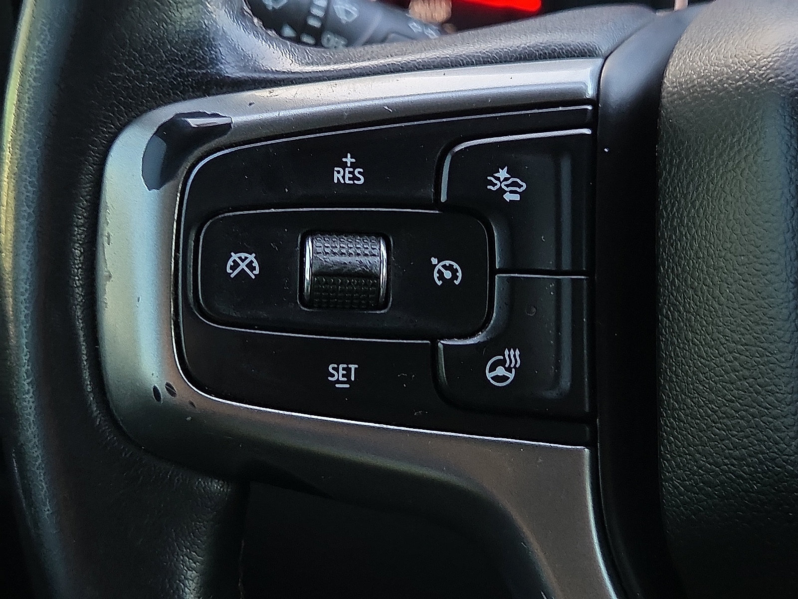 Used 2020 Chevrolet Silverado 1500 LTZ w/ LTZ Premium Package AWD/4WD image 19