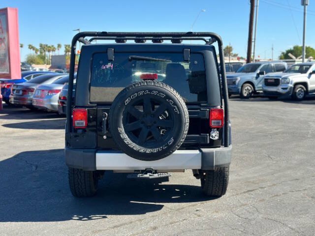 Used 2015 Jeep Wrangler Sahara w/ Connectivity Group AWD/4WD image 4