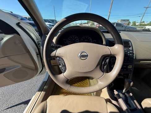 Used 2003 Nissan Maxima GLE FWD image 16