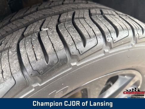 Used 2018 Jeep Grand Cherokee Altitude image 10