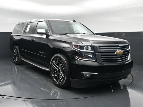 Used 2018 Chevrolet Suburban Premier AWD/4WD image 1