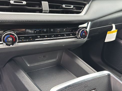 New 2026 Chevrolet Equinox LT w/ Convenience Package II image 24