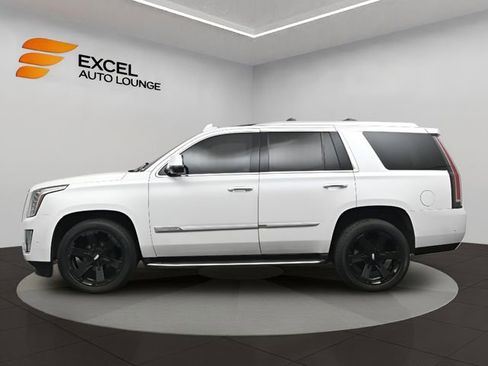 Used 2020 Cadillac Escalade Luxury image 2
