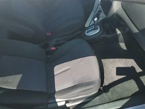 Used 2019 Nissan Versa SV FWD image 18