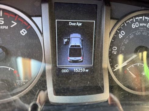 Used 2023 Toyota Tacoma TRD Off-Road image 2