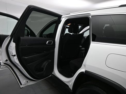 Used 2021 Jeep Grand Cherokee Laredo RWD image 17