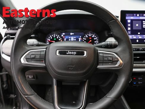 Used 2024 Jeep Compass Latitude AWD/4WD image 10