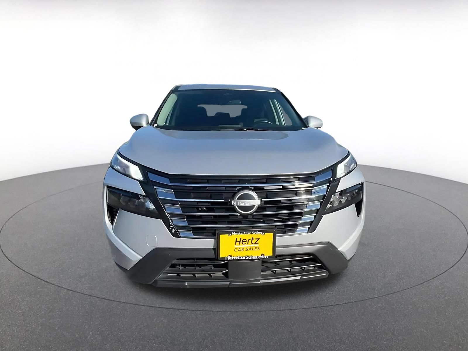Used 2025 Nissan Rogue SV AWD/4WD image 4