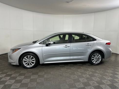 Used 2023 Toyota Corolla LE w/ LE Convenience Package image 6