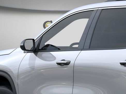 New 2026 Chevrolet Traverse LT image 12