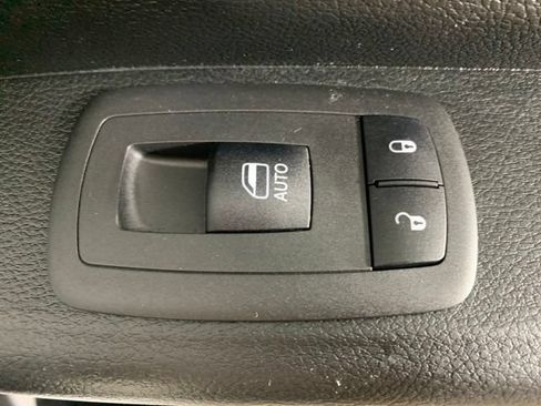 Used 2019 RAM 1500 Big Horn AWD/4WD image 32
