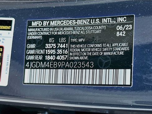 Used 2023 Mercedes-Benz EQS 580 4MATIC SUV w/ Pinnacle Trim Package image 35