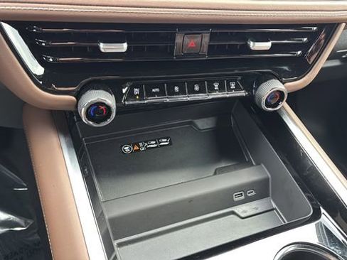 Certified 2025 Chevrolet Tahoe High Country image 31