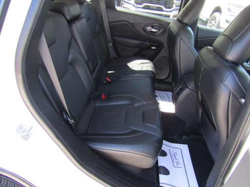 Used 2023 Jeep Cherokee Altitude Lux AWD/4WD image 16