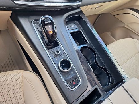 Used 2022 Cadillac Escalade ESV Premium Luxury AWD/4WD image 18
