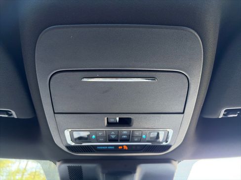 Used 2024 Ford F150 Lariat AWD/4WD image 35