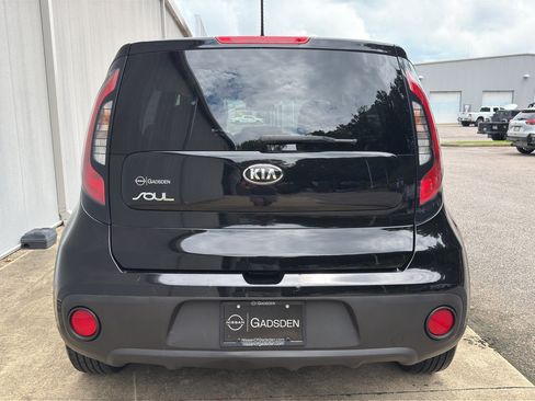 Used 2017 Kia Soul FWD image 4