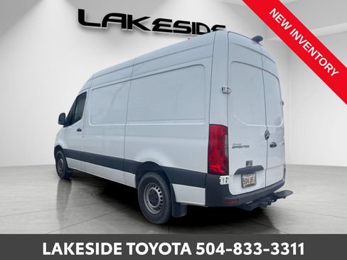 Used 2023 Mercedes-Benz Sprinter 144 Cargo w/ Acoustic Package image 4