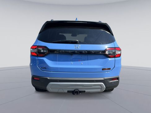 Used 2025 Honda Pilot TrailSport image 8