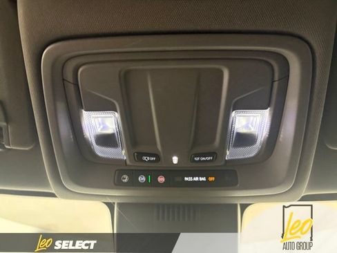 Used 2022 Chevrolet Silverado 1500 RST w/ Z71 Off-Road Package AWD/4WD image 18