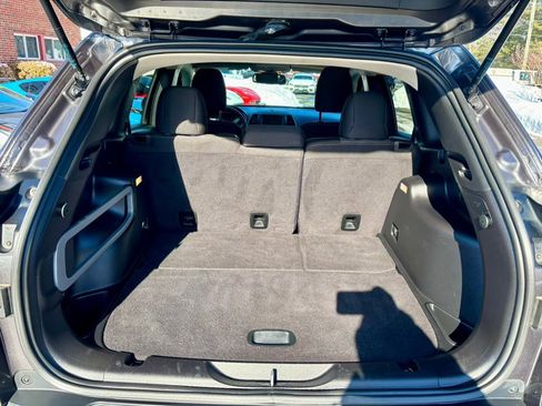 Used 2016 Jeep Cherokee Latitude w/ Cold Weather Group image 27