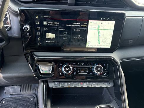 Used 2025 GMC Sierra 2500 AT4X image 21