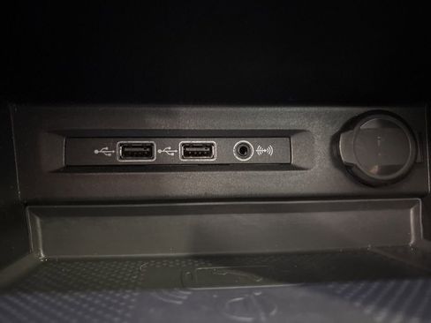 Used 2020 Volkswagen Tiguan SE image 22